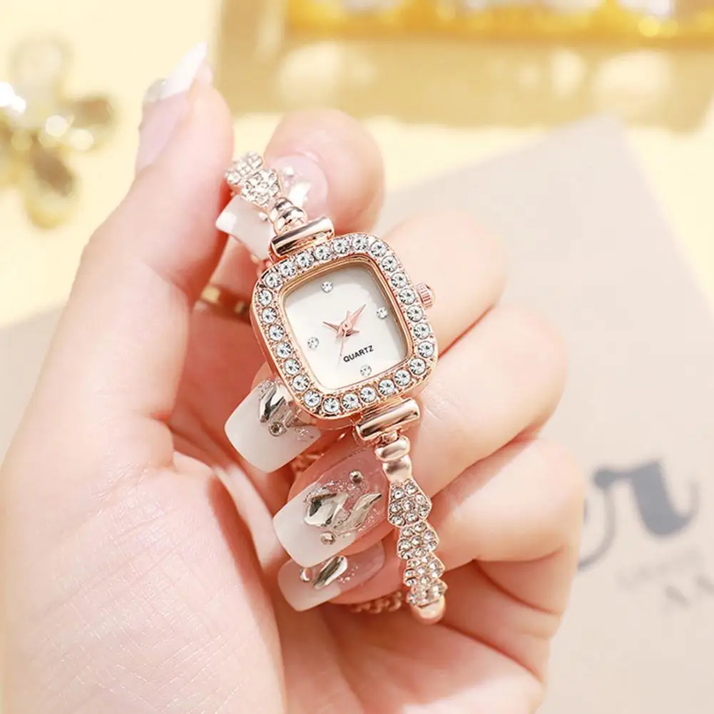 Simple Elegant Wristwatch Ladies Minimalist Watch Women Vintage Bracelet Watch Small Square Analog Quartz Timepiece Luxury Slim
Simple Elegant Wristwatch Ladies Minimalist Watch Women Vintage Bracelet Watch Small Square Analog Quartz Timepiece Luxury Slim