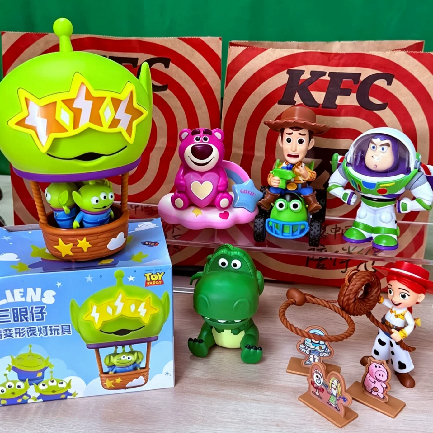Special OfferIn StocKFC Toy Story Buzz Lightyear Strawberry Bear Tracey Hugging Dragon Woody Three-eyed Alien Night Light Anime
Special OfferIn StocKFC Toy Story Buzz Lightyear Strawberry Bear Tracey Hugging Dragon Woody Three-eyed Alien Night Light Anime