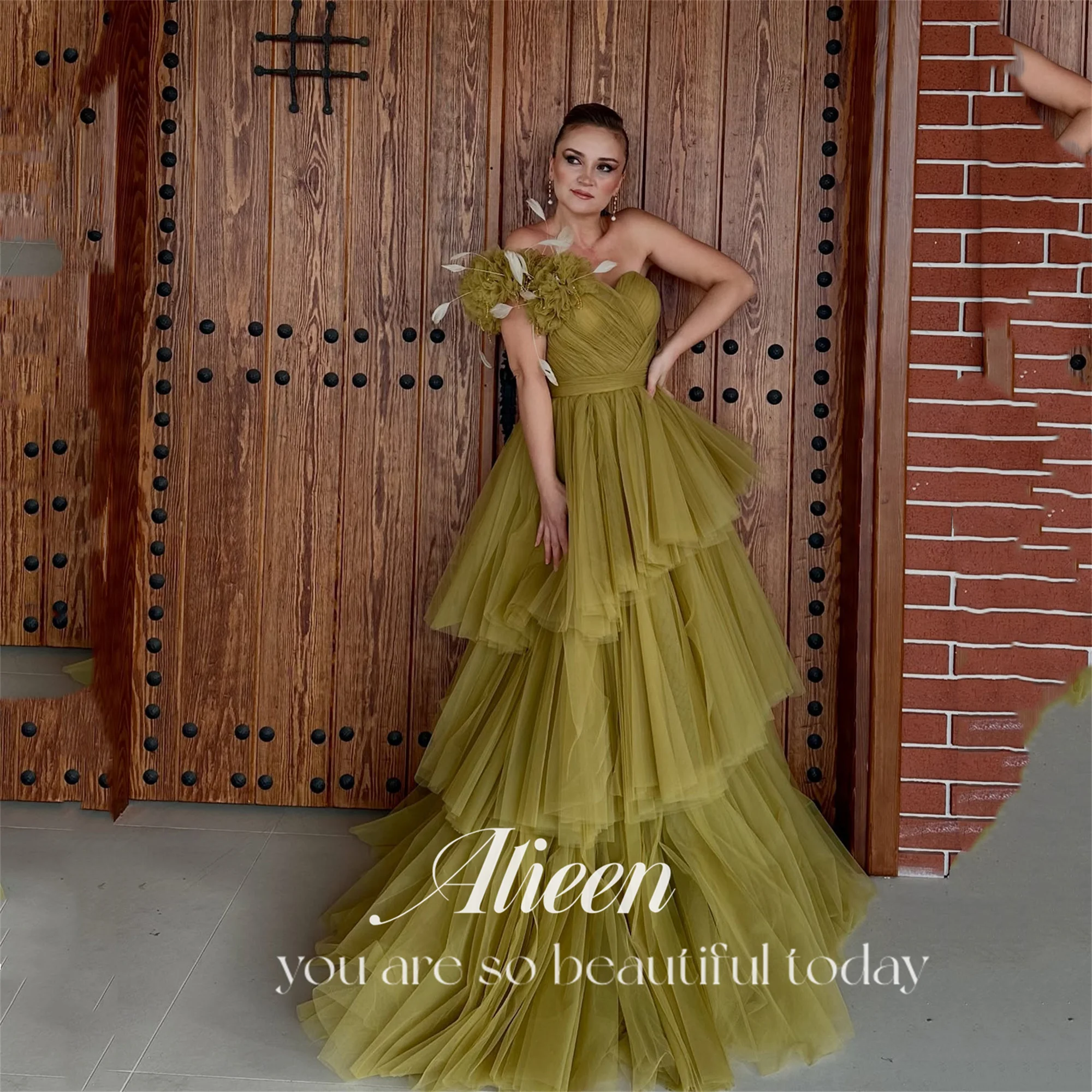 Aileen Luxurious Women's Evening Dresses for Special Occasions Feather Wedding Party Dress Customized One Shoulder Green Prom
Aileen Luxurious Women's Evening Dresses for Special Occasions Feather Wedding Party Dress Customized One Shoulder Green Prom