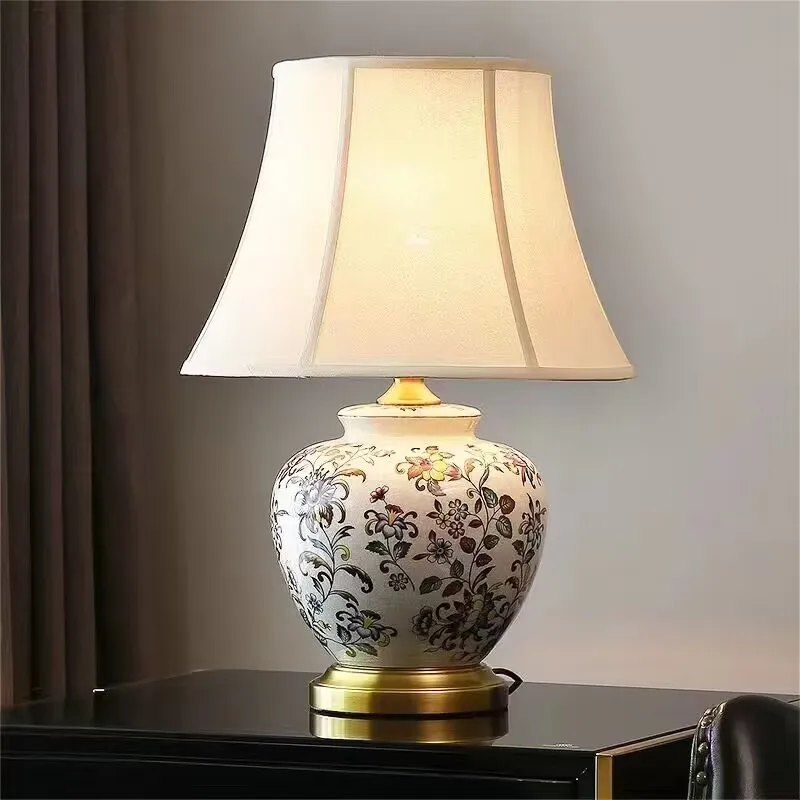 American retro ceramic living room desk lamp bedroom bedside study hotel model room lamp designer style
American retro ceramic living room desk lamp bedroom bedside study hotel model room lamp designer style