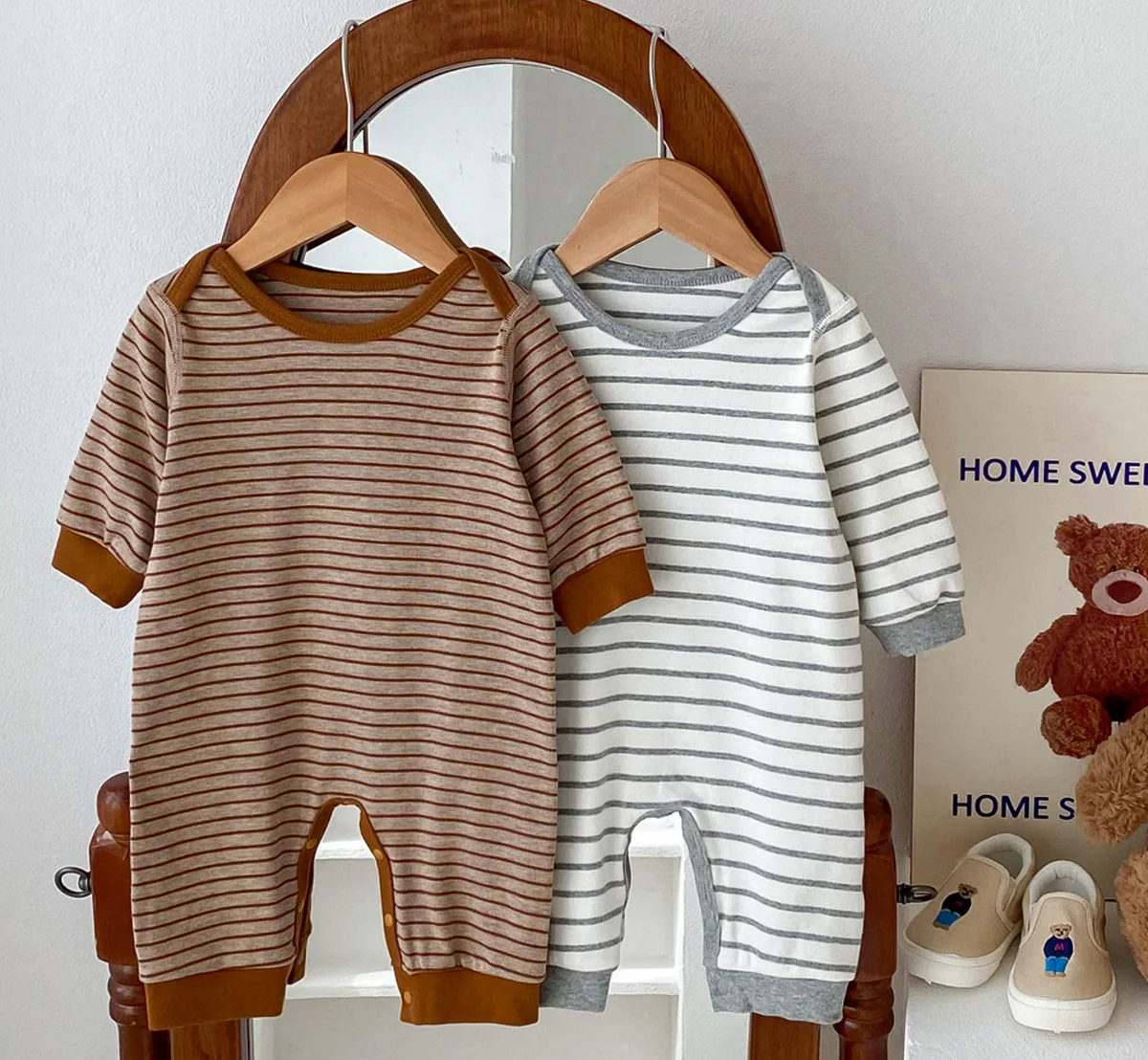 0-3T Long-sleeved Envelope Striped Jumpsuit Baby Onesies Winter Autumn for Boys and Girls Cartoon Round-neck Crawling Suit Kids
0-3T Long-sleeved Envelope Striped Jumpsuit Baby Onesies Winter Autumn for Boys and Girls Cartoon Round-neck Crawling Suit Kids