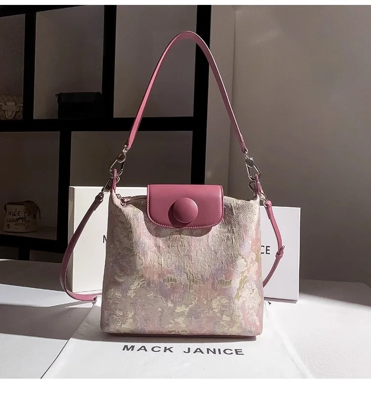 High Quality Fashion Purple Embroidery Casual Bucket Bag Large Capacity Tote Bag Women Handbag Shoulder Messenger Bag Lady Purse
High Quality Fashion Purple Embroidery Casual Bucket Bag Large Capacity Tote Bag Women Handbag Shoulder Messenger Bag Lady Purse