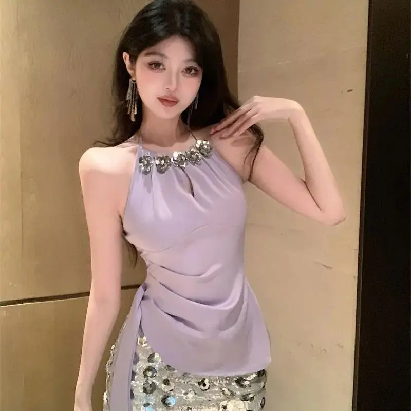 High-End Satin Irregular Sequin Flower Halter Neck Suspender Small Fragrance Style Summer Niche Feel Waist-Hugging Purple Top
High-End Satin Irregular Sequin Flower Halter Neck Suspender Small Fragrance Style Summer Niche Feel Waist-Hugging Purple Top