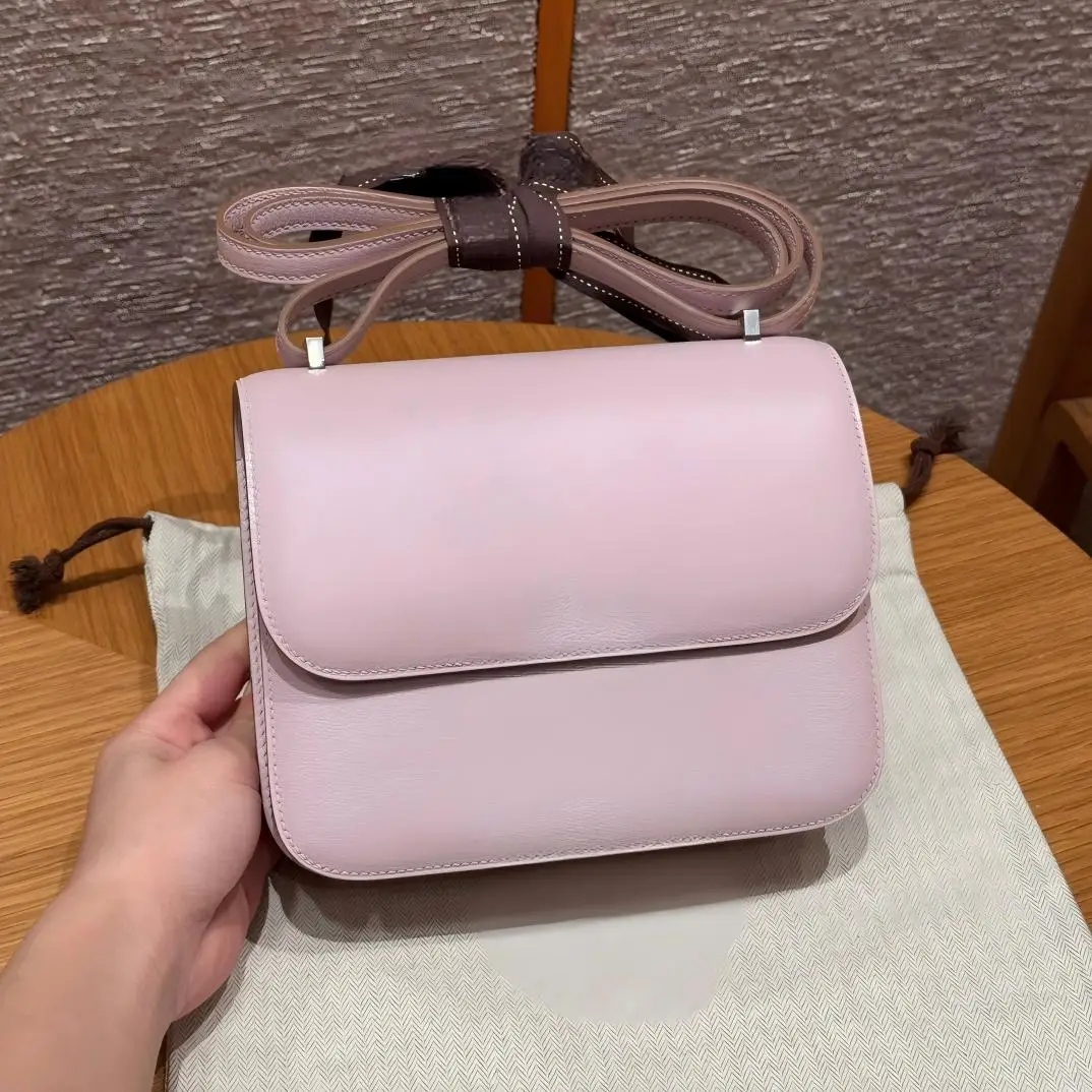 Elegant Leather Saddle Bag for Women, Minimalist Flap Shoulder Crossbody Handbag, Casual Daily Commute Purse for Spring Summer
Elegant Leather Saddle Bag for Women, Minimalist Flap Shoulder Crossbody Handbag, Casual Daily Commute Purse for Spring Summer