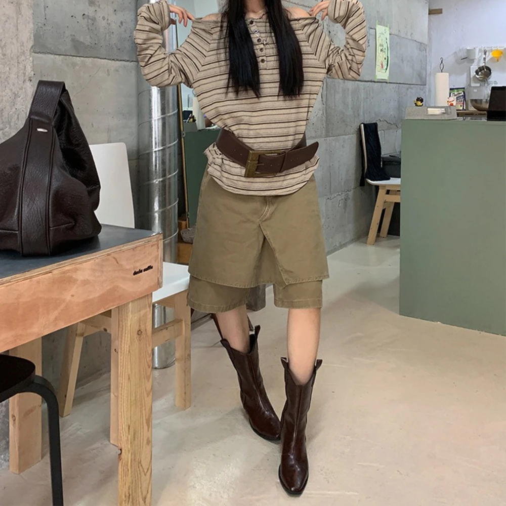 Джинсы женские длиной до колена, широкие брюки, искусственные джинсы из двух предметов, нерегулярные потертые шорты со средней талией, уличная одежда 2025
Джинсы женские длиной до колена, широкие брюки, искусственные джинсы из двух предметов, нерегулярные потертые шорты со средней талией, уличная одежда 2025