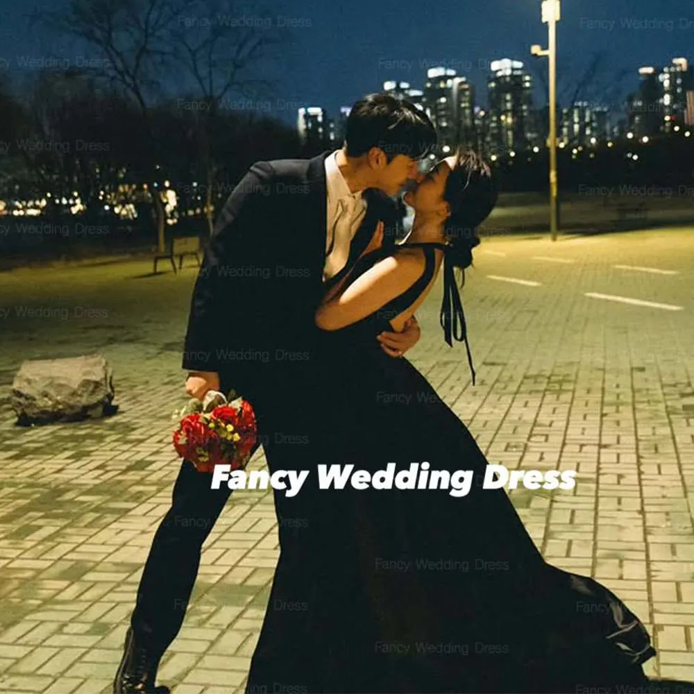 Fancy Simple Black Halter Wedding Dress Korea Photo Shoot A Line Soft Satin Evening Party Dresses Backless Prom Gown Customized
Fancy Simple Black Halter Wedding Dress Korea Photo Shoot A Line Soft Satin Evening Party Dresses Backless Prom Gown Customized