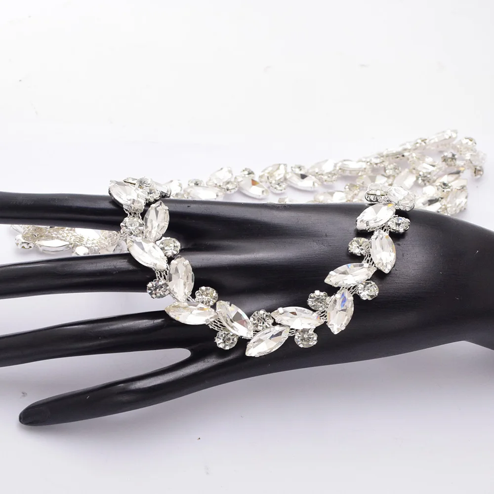 5 Yard Silver Plated Leaf Rhinestone Chain Applique Wedding Necklace Accessories Shiny Sewing Ribbon Crystal Metal Decoration
5 Yard Silver Plated Leaf Rhinestone Chain Applique Wedding Necklace Accessories Shiny Sewing Ribbon Crystal Metal Decoration