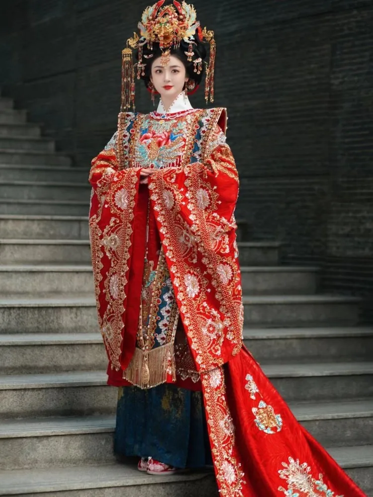 Hanfu wedding dress Chinese-style for brides phoenix crown red cape and toasting
Hanfu wedding dress Chinese-style for brides phoenix crown red cape and toasting