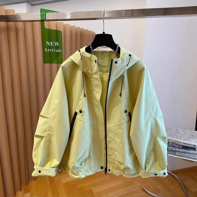 New European-style Windbreaker Jackets Hooded Jackets Stylish and Versatile Large-sized Loose Baseball Jackets for Spring 2026
New European-style Windbreaker Jackets Hooded Jackets Stylish and Versatile Large-sized Loose Baseball Jackets for Spring 2026
