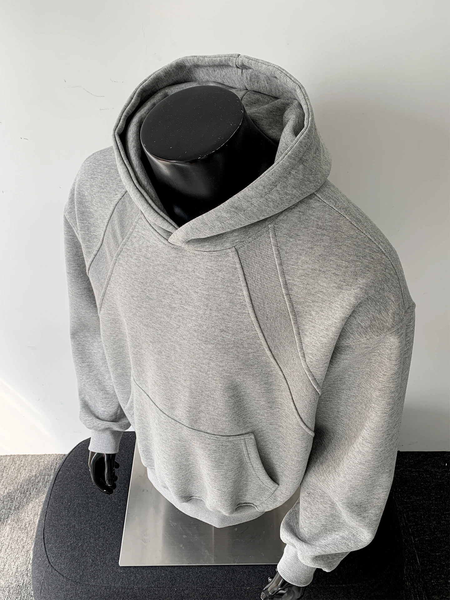 Мужская толстовка из чистого хлопка в американском деконструированном стиле, свободного кроя, утепленная, с длинными рукавами, удобная, для повседневной носки
Мужская толстовка из чистого хлопка в американском деконструированном стиле, свободного кроя, утепленная, с длинными рукавами, удобная, для повседневной носки