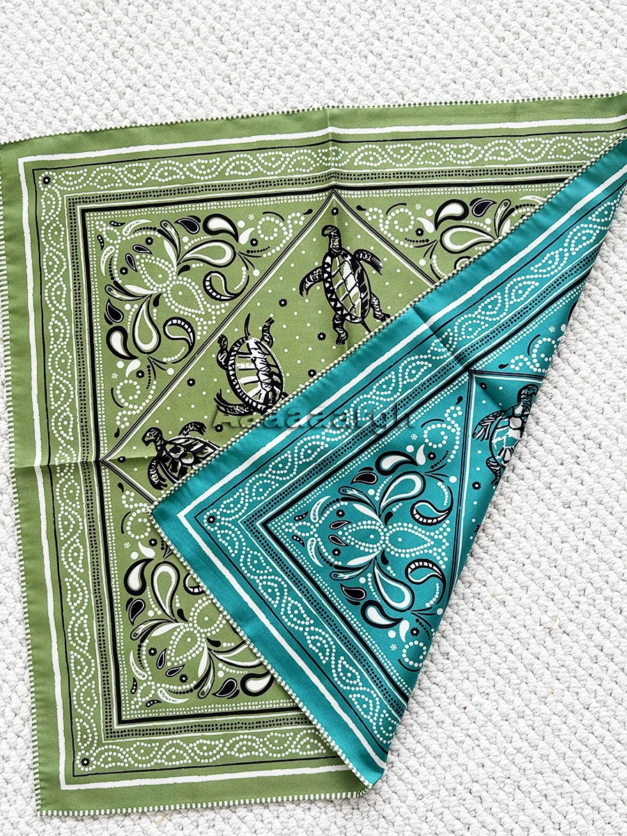tortoise Print Scarf Silk Twill 53cm Women Hand-Rolled Bandanas Luxury Designers Bag Belt Accessories Lady Christmas Gift
tortoise Print Scarf Silk Twill 53cm Women Hand-Rolled Bandanas Luxury Designers Bag Belt Accessories Lady Christmas Gift