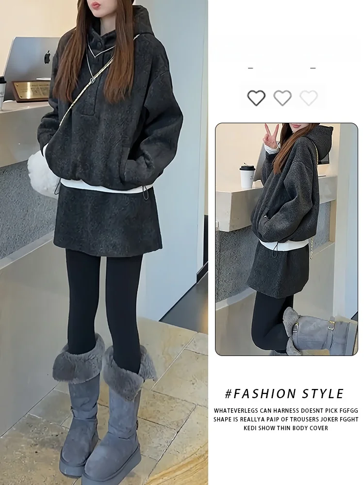 Тепло и шлейф: зимняя повседневная толстовка с толстовкой и юбкой. Женская эластичная удобная модная двухсекционная юбка с высокой талией.
Тепло и шлейф: зимняя повседневная толстовка с толстовкой и юбкой. Женская эластичная удобная модная двухсекционная юбка с высокой талией.