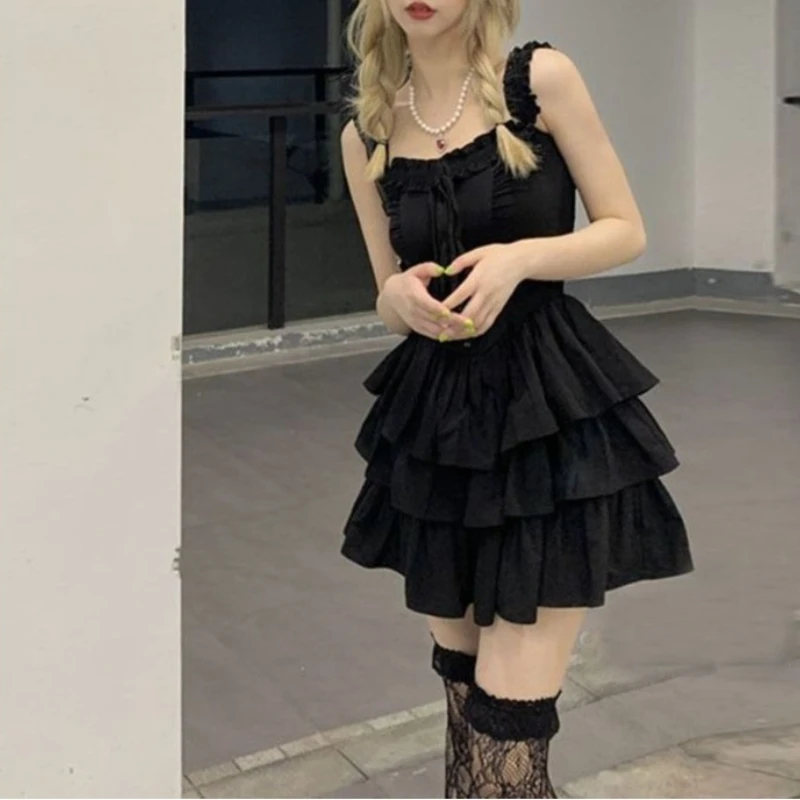 French Suspender Dress 2025 Summer Spice Girls Ruffled Temperament Short Women's Cake Skirt
French Suspender Dress 2025 Summer Spice Girls Ruffled Temperament Short Women's Cake Skirt