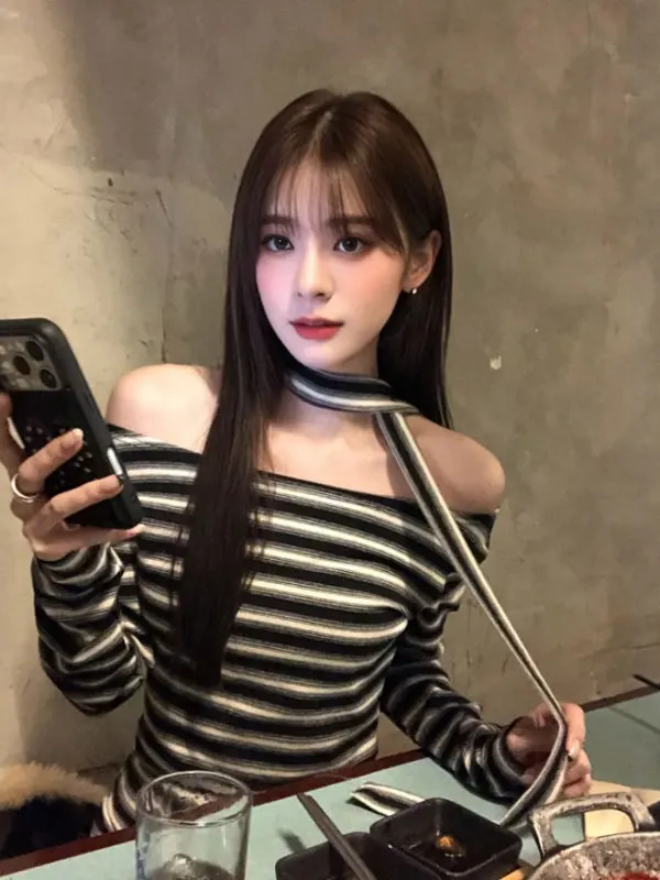 Сексуальная полосатая футболка на одно плечо для женщин, облегающая, зимний дизайн, повседневная уличная одежда, с высокой талией, длинный рукав, повседневный топ
Сексуальная полосатая футболка на одно плечо для женщин, облегающая, зимний дизайн, повседневная уличная одежда, с высокой талией, длинный рукав, повседневный топ