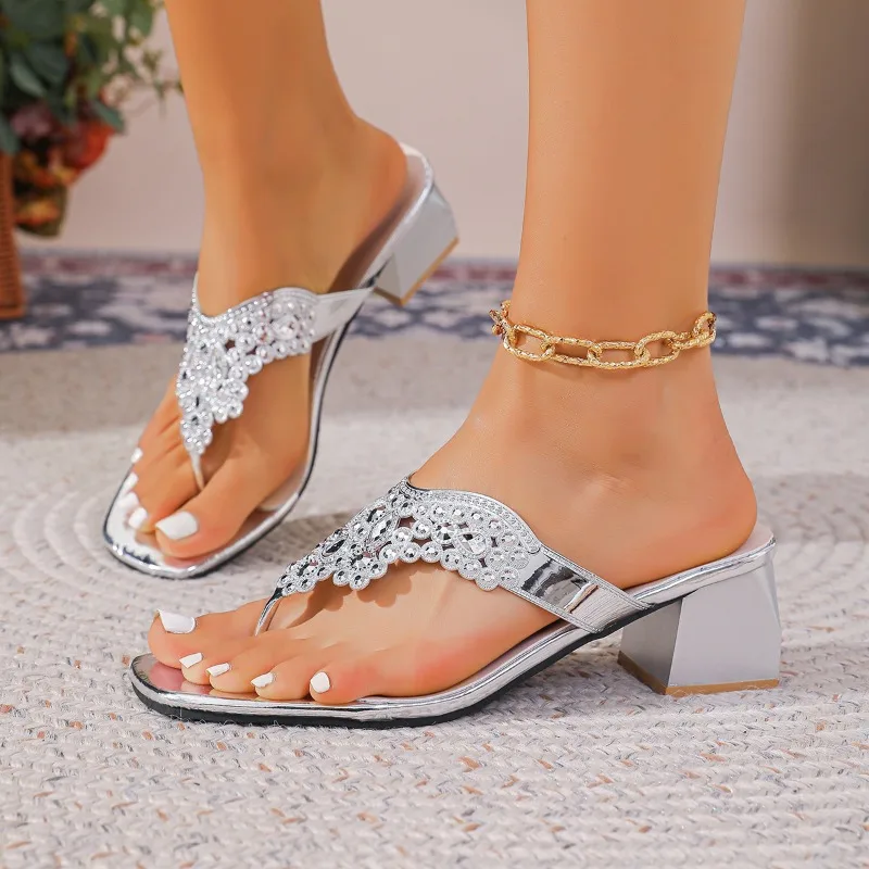 New Summer French Chunky Heel Flip-Flops 2026, Luxurious Metallic Decoration, Plus Size, Versatile Women's High-Heeled Sandals
New Summer French Chunky Heel Flip-Flops 2026, Luxurious Metallic Decoration, Plus Size, Versatile Women's High-Heeled Sandals