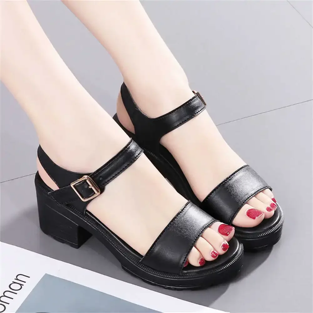 Block Heel Small Numbers Women's Summer Sandals Comfortable Women's Slipper Shoes Famous Brand Sneakers Sports Special Wide
Block Heel Small Numbers Women's Summer Sandals Comfortable Women's Slipper Shoes Famous Brand Sneakers Sports Special Wide