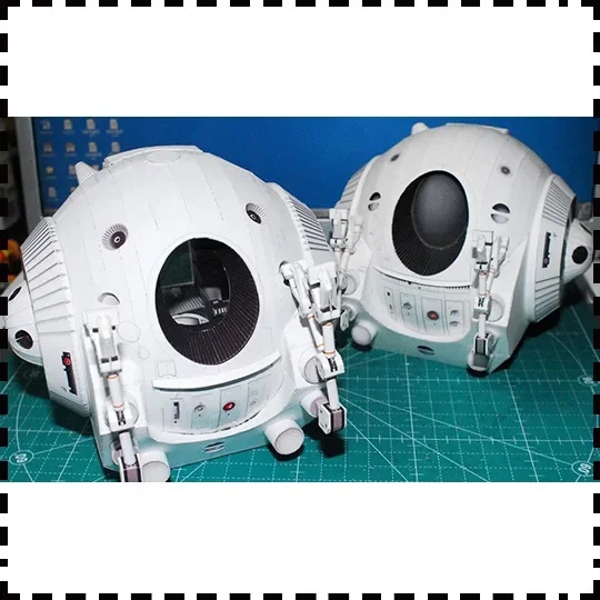 Film 2001 A Space Odissey One Man Space Capsule Pod Paper Model Kit 15cm=6" Tall Handmade Toy Puzzles
Film 2001 A Space Odissey One Man Space Capsule Pod Paper Model Kit 15cm=6" Tall Handmade Toy Puzzles
