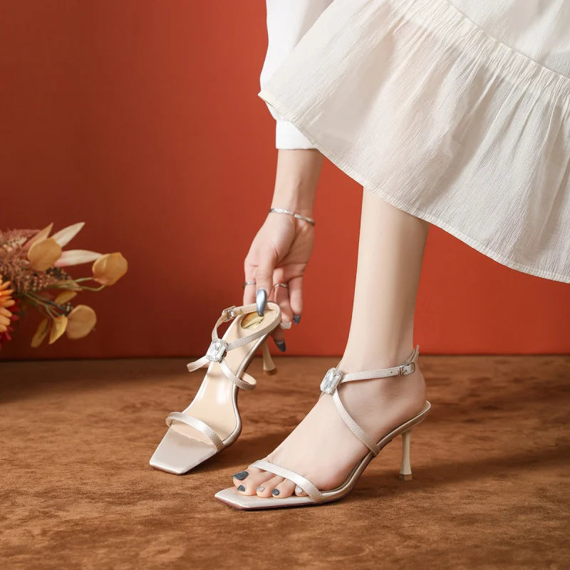 New square-toed stiletto high heels, high-end version, suitable for pairing with skirts 2026Summer Cross-Strap High-Heel Sandals
New square-toed stiletto high heels, high-end version, suitable for pairing with skirts 2026Summer Cross-Strap High-Heel Sandals