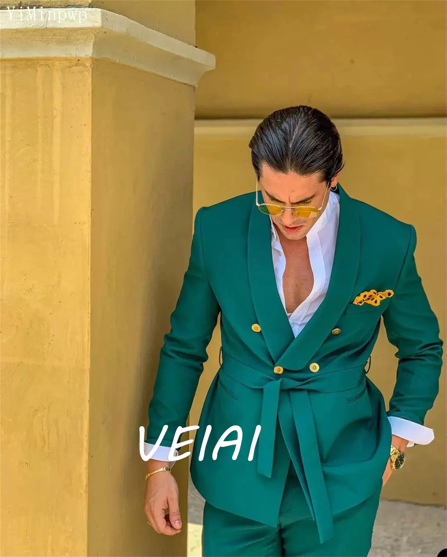 Customized New Design Green Suits for Men 2 Piece Blazer Sets Casual Suit Double Breasted Belt Men Travel Wear trajes de hombre
Customized New Design Green Suits for Men 2 Piece Blazer Sets Casual Suit Double Breasted Belt Men Travel Wear trajes de hombre