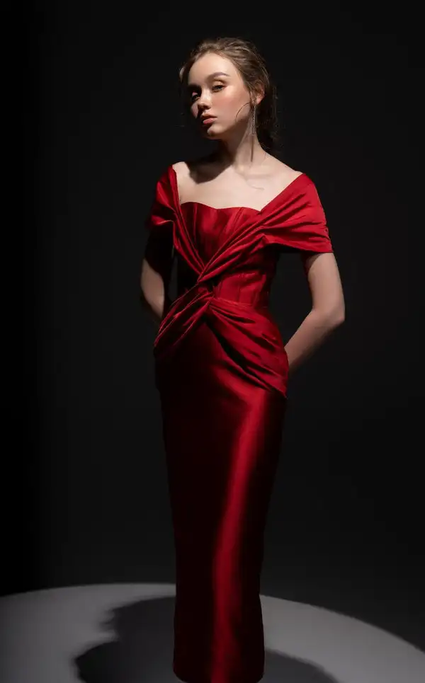 Customized Exquisite Charmeuse Criss-Cross Pleat Straight Off-the-shoulder Long Dresses Bespoke Occasion Dresses Retro Matching
Customized Exquisite Charmeuse Criss-Cross Pleat Straight Off-the-shoulder Long Dresses Bespoke Occasion Dresses Retro Matching