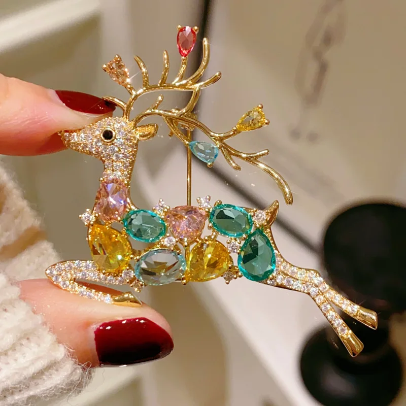 New Luxury Micro-inlaid Zircon Retro Colorful Christmas Elk Brooch Temperament High-end Corsage Suit Coat Accessories Pin Gift
New Luxury Micro-inlaid Zircon Retro Colorful Christmas Elk Brooch Temperament High-end Corsage Suit Coat Accessories Pin Gift