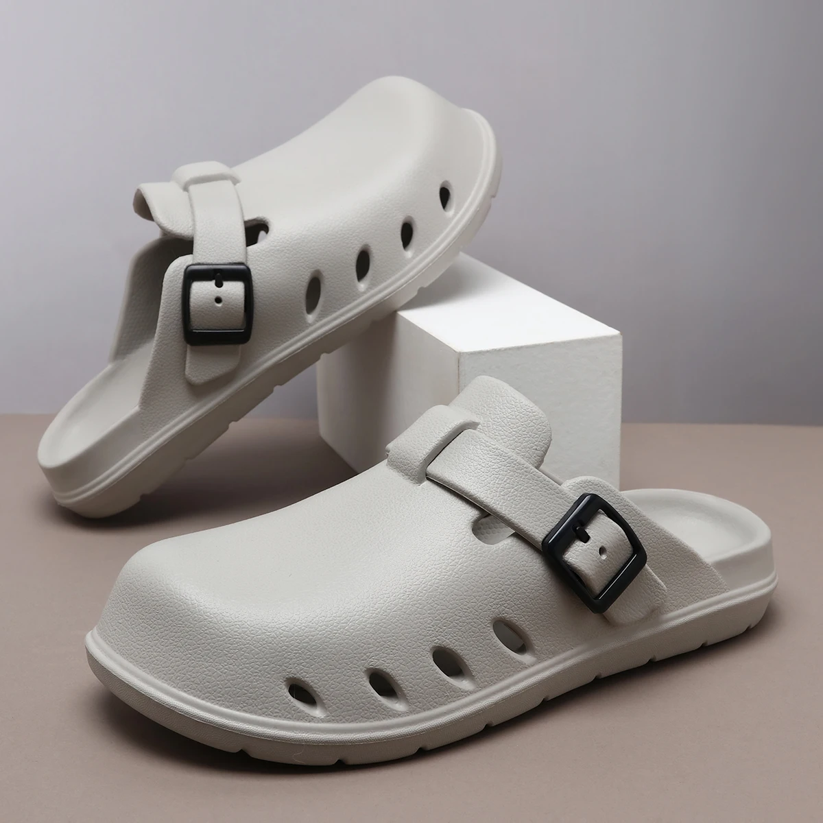 Summer Men Slippers Simple Buckle Design Sandals Casual Outdoor Clogs Flats Beach Slippers Comfortable Male Indoor Home Shoes 47
Summer Men Slippers Simple Buckle Design Sandals Casual Outdoor Clogs Flats Beach Slippers Comfortable Male Indoor Home Shoes 47