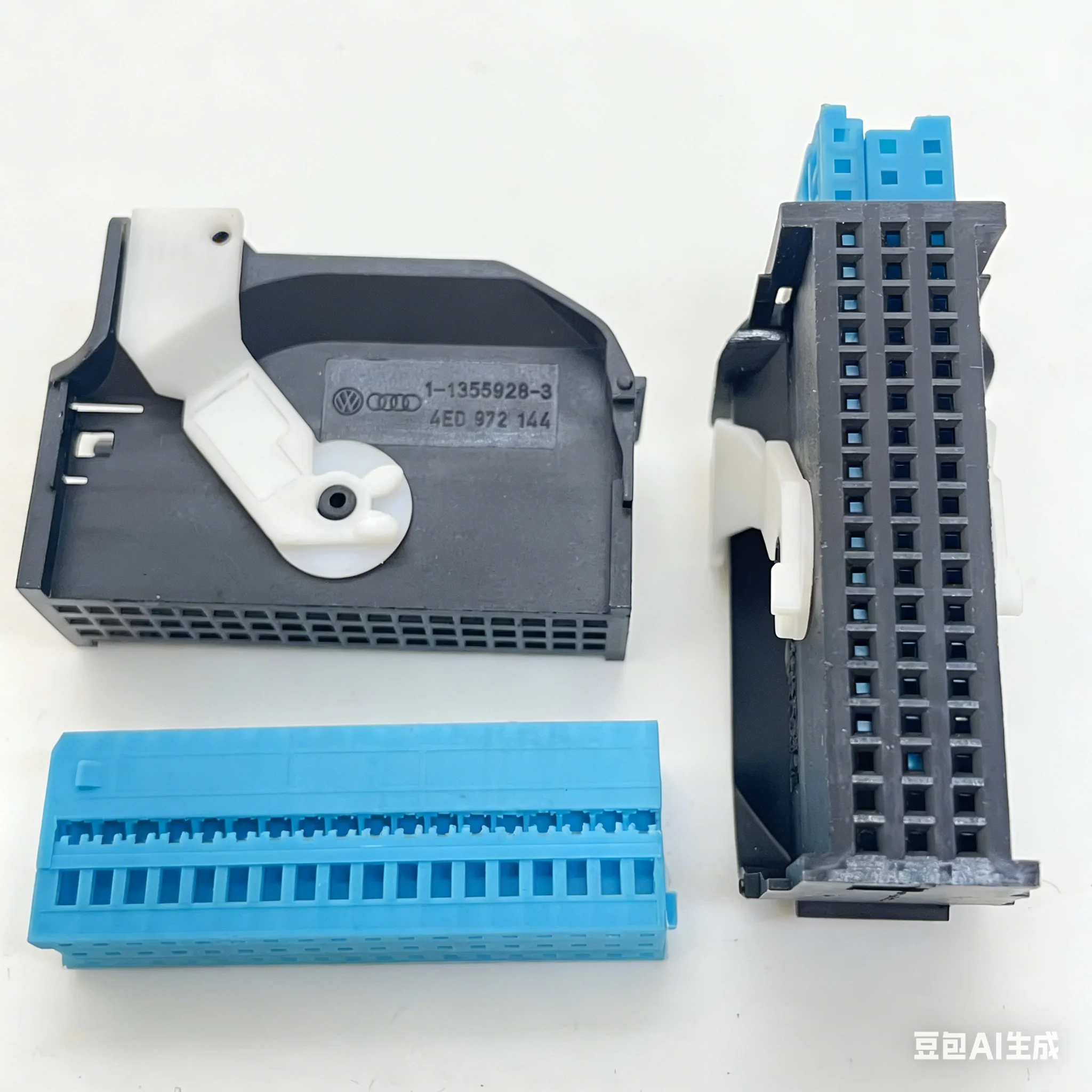 54P Plug Multimedia Image 4M0 972 144 for Au di A4Q5Q7 Gateway Control Unit
54P Plug Multimedia Image 4M0 972 144 for Au di A4Q5Q7 Gateway Control Unit
