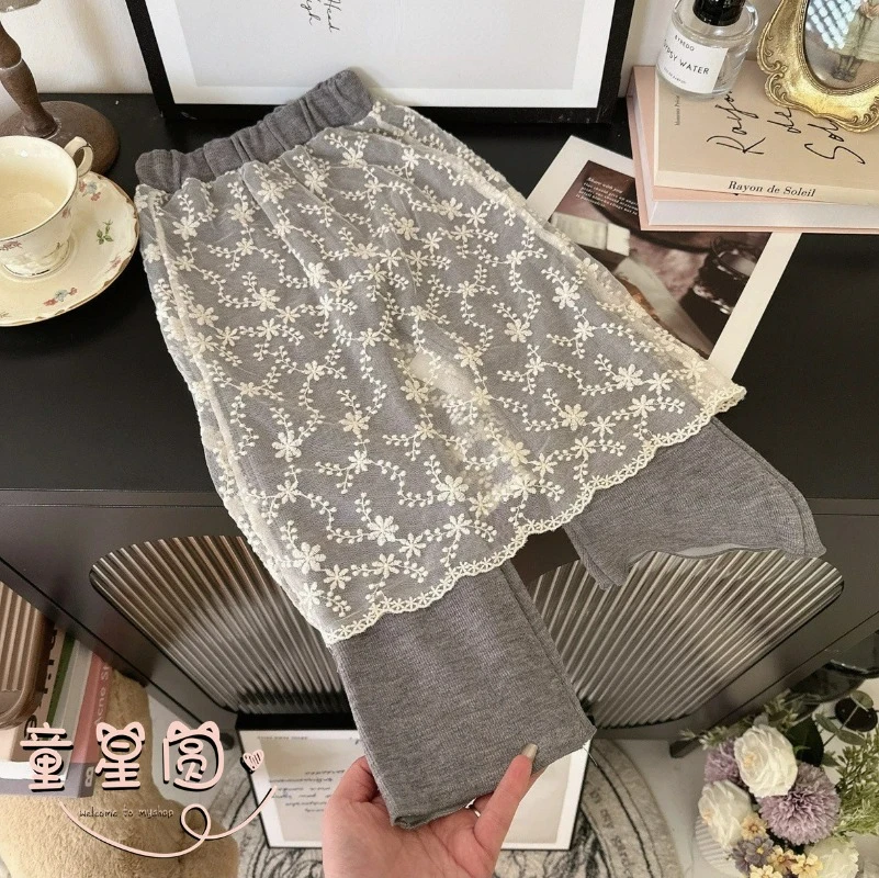 Fashion Kids Clothes Baby Girls Cute Lace Patchwork Bell Bottoms Baby Girls Pants Kawaii Casual Fake Two-piece Pants Sweatpants
Fashion Kids Clothes Baby Girls Cute Lace Patchwork Bell Bottoms Baby Girls Pants Kawaii Casual Fake Two-piece Pants Sweatpants