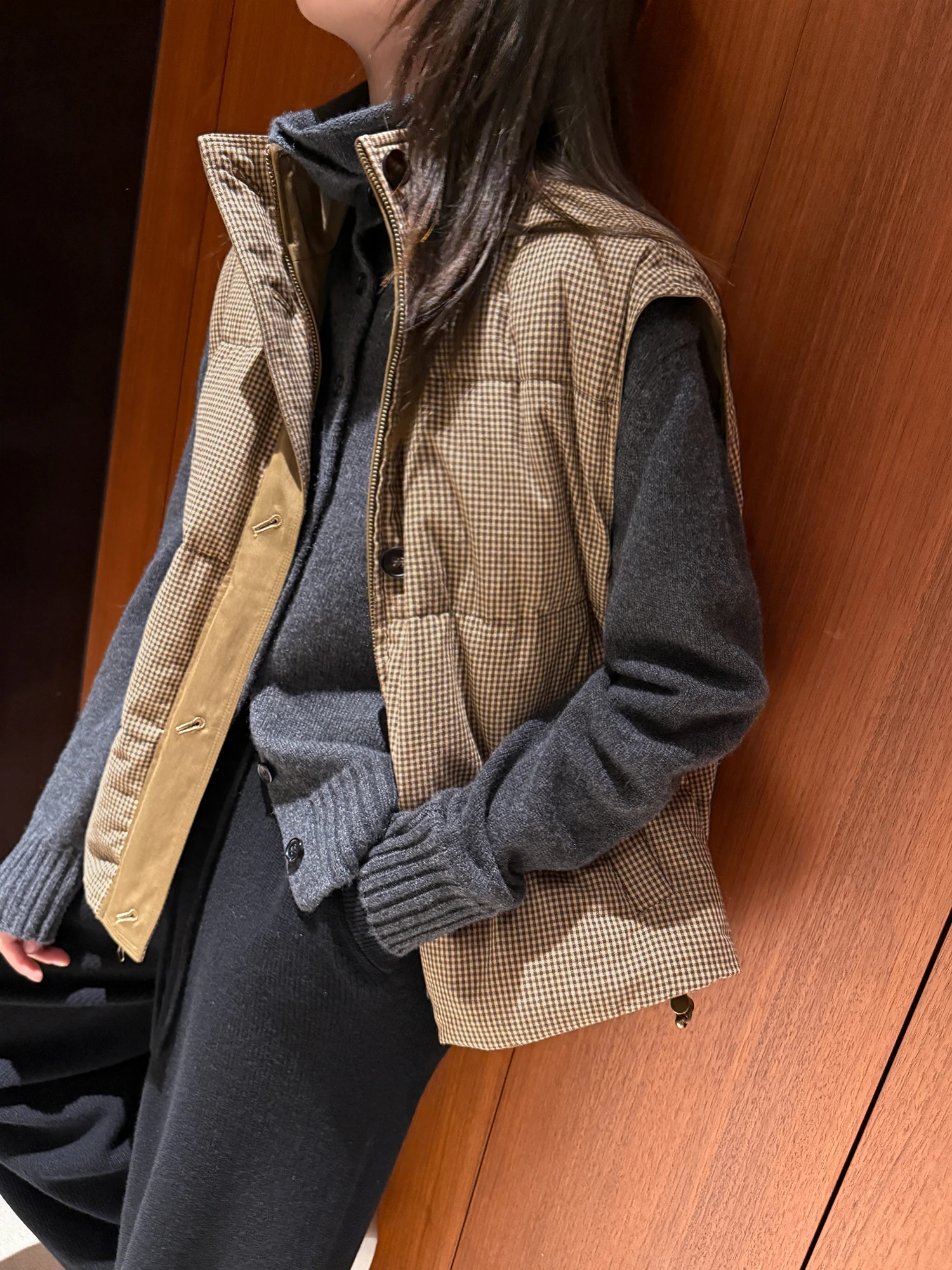 Downplus90 Goose down Vest Women's Double-Sided Wear Warm Retro Sle Loose Fit Thiened No-Sve Faux Fur Collar Zipper
Downplus90 Goose down Vest Women's Double-Sided Wear Warm Retro Sle Loose Fit Thiened No-Sve Faux Fur Collar Zipper