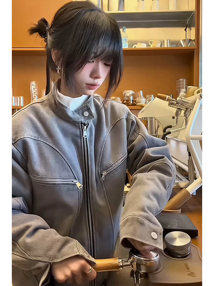 Мужская джинсовая куртка с воротником-стойкой, осенне-зимняя, в стиле Cleanfit Harlington, рабочая одежда, американский бейсбольный стиль, свободный крой, молодежный тренд
Мужская джинсовая куртка с воротником-стойкой, осенне-зимняя, в стиле Cleanfit Harlington, рабочая одежда, американский бейсбольный стиль, свободный крой, молодежный тренд