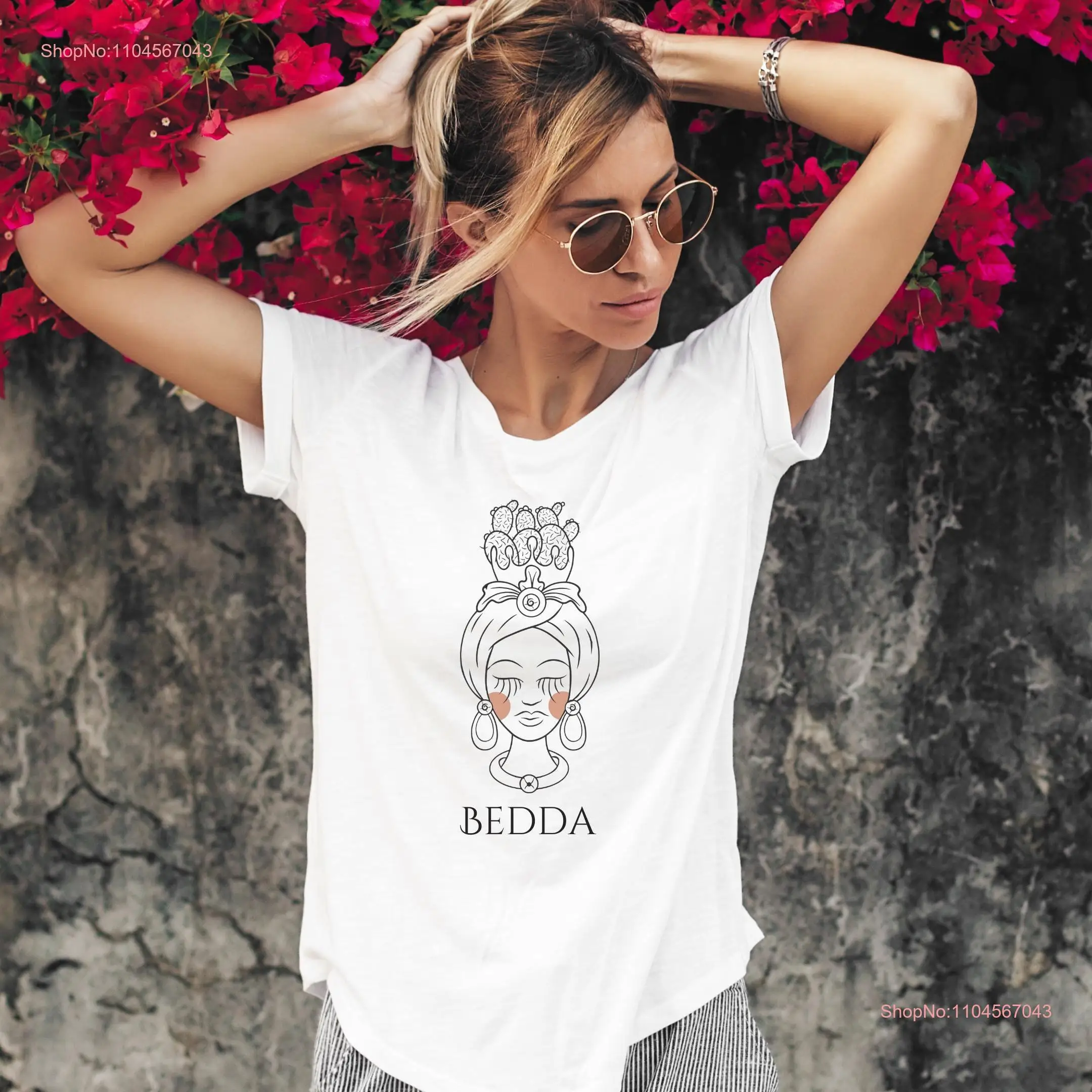 Sicily T shirt Bedda Testa di Moro Sicilian moor's head Italian Woman's Cute Italy long or short sleeves
Sicily T shirt Bedda Testa di Moro Sicilian moor's head Italian Woman's Cute Italy long or short sleeves