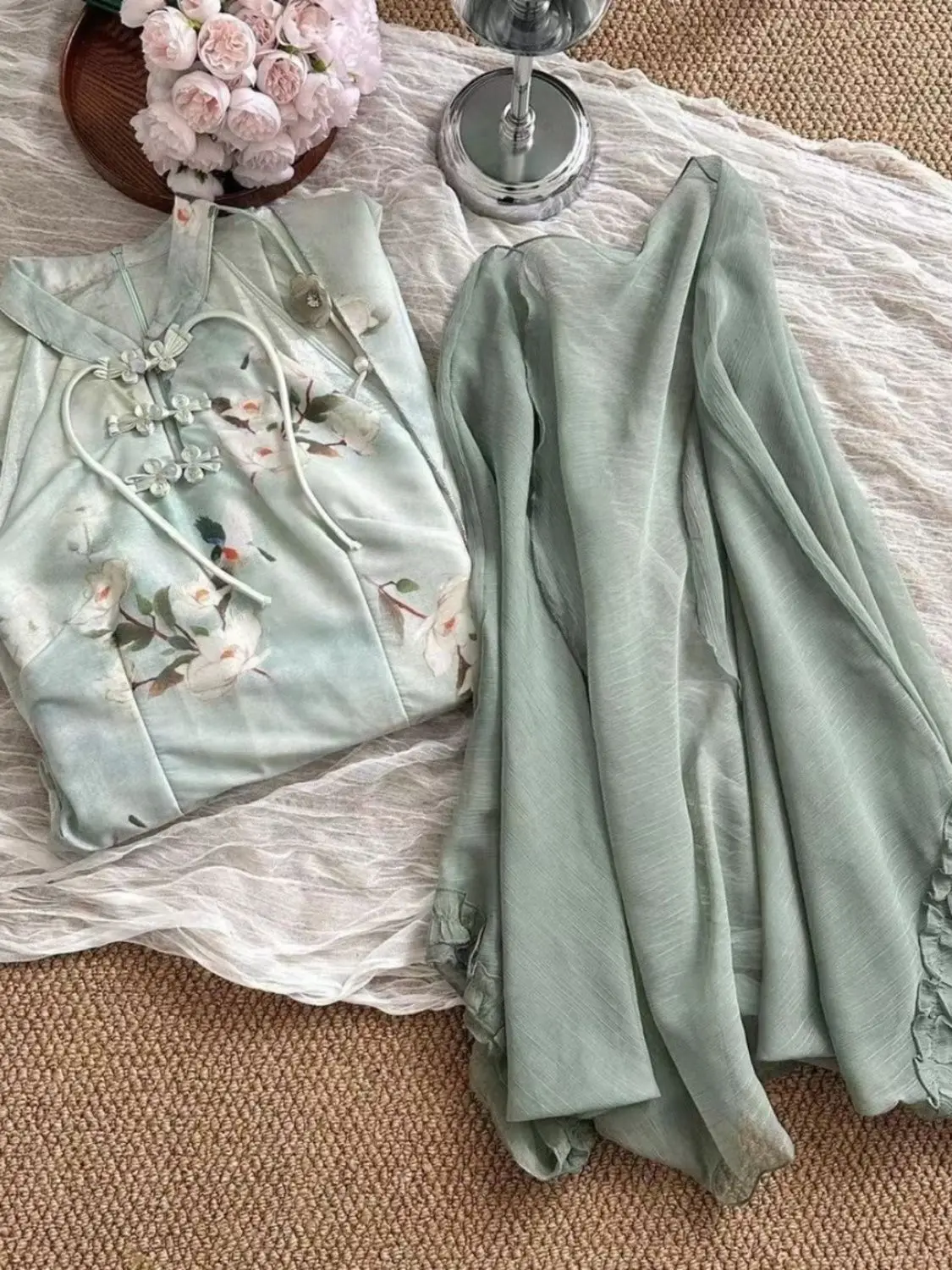New Women Outfits Chinese Style Dress Set for Women Summer New Improved Cheongsam Strap Dress Thin Shawl Cardigan Two-Piece Set
New Women Outfits Chinese Style Dress Set for Women Summer New Improved Cheongsam Strap Dress Thin Shawl Cardigan Two-Piece Set