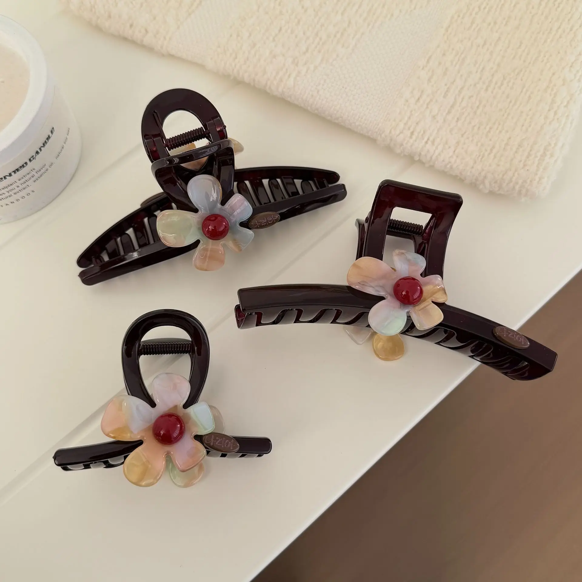 Acetate Flower Hair Claw Large for Back of Head Bun Women 2026 New Elegant Strong Hold Non Slip Lightweight Brown
Acetate Flower Hair Claw Large for Back of Head Bun Women 2026 New Elegant Strong Hold Non Slip Lightweight Brown