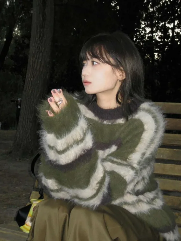 Japanese Y2K Harajuku retro striped faux mink fur thick women's sweater autumn and winter round neck pullover loose women's top
Japanese Y2K Harajuku retro striped faux mink fur thick women's sweater autumn and winter round neck pullover loose women's top