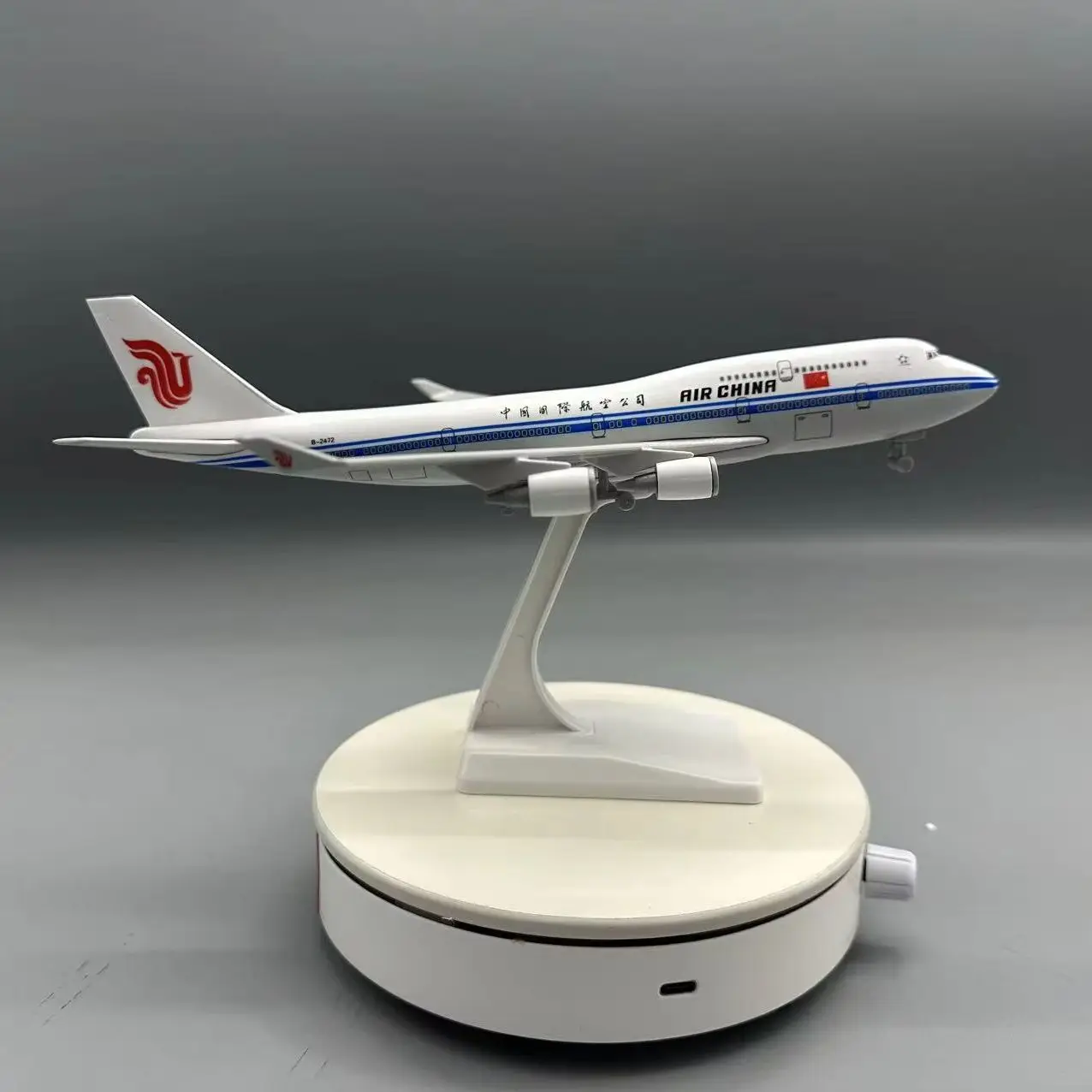 25cm Airplane Diecast B747 Air China Metal Scale Aircraft Replica Aviation Model Toy Planes Souvenir Ornaments With Base Wheels
25cm Airplane Diecast B747 Air China Metal Scale Aircraft Replica Aviation Model Toy Planes Souvenir Ornaments With Base Wheels
