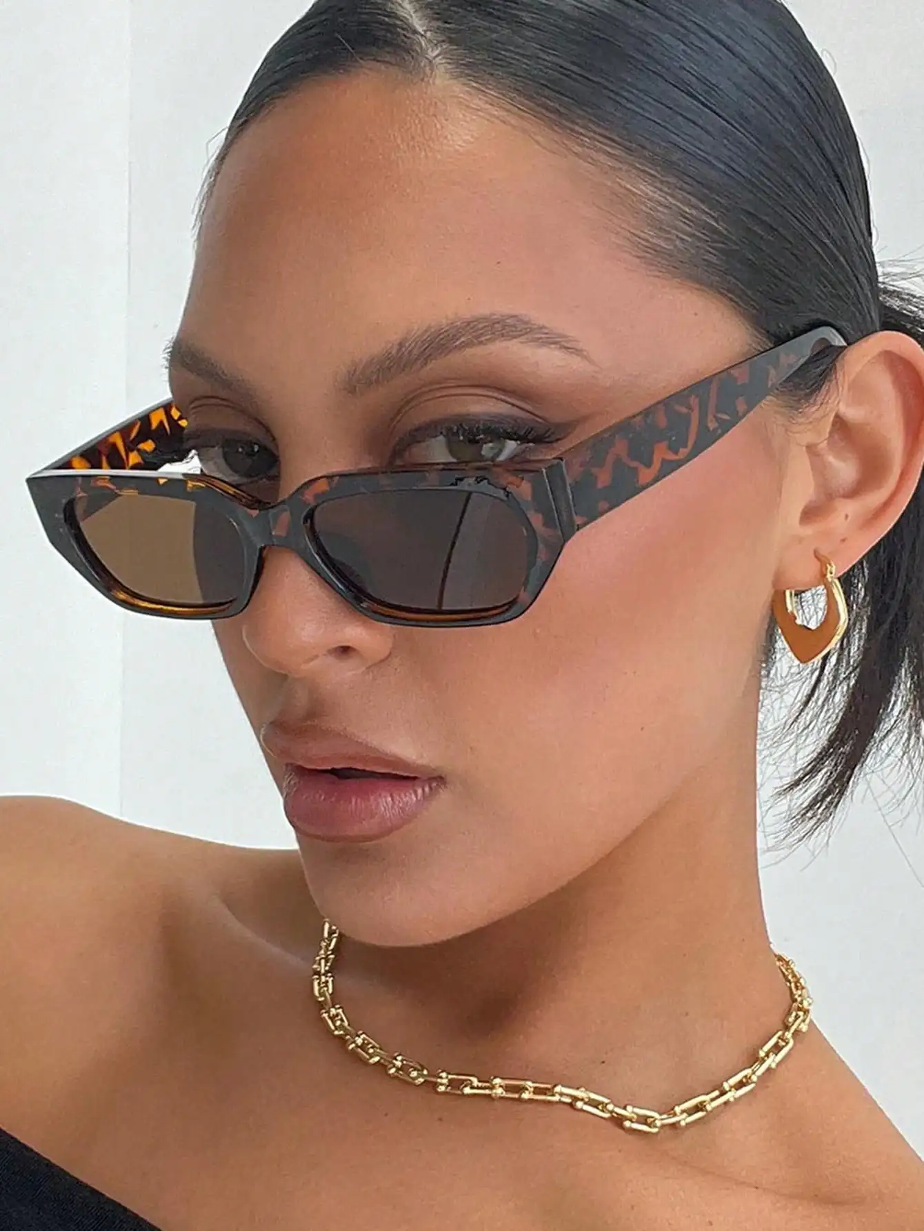 Квадратные солнцезащитные очки Tortoiseshell Cat Eye для женщин - модные в ретро-стиле, защита от УФ-излучения UV400
Квадратные солнцезащитные очки Tortoiseshell Cat Eye для женщин - модные в ретро-стиле, защита от УФ-излучения UV400