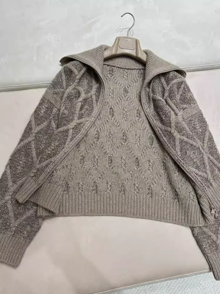 Women Sequined Argyle Knitted Cardigan Autumn Winter Turn-down Collar Long Sleeve Vintage Ladies Cashmere Sweater
Women Sequined Argyle Knitted Cardigan Autumn Winter Turn-down Collar Long Sleeve Vintage Ladies Cashmere Sweater