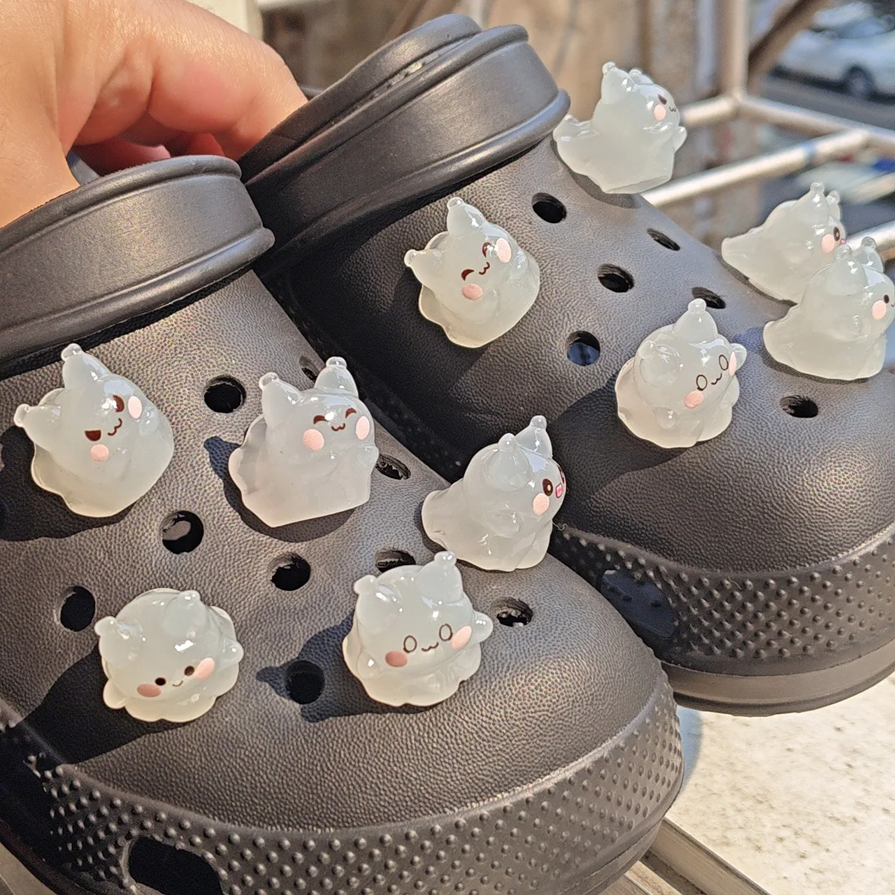 Mini Ghost Shoe Charms DIY Cute Luminous Garden Sandals Decorations for Crocs Creative Boys Girls Clogs Pins Slipper Accessories
Mini Ghost Shoe Charms DIY Cute Luminous Garden Sandals Decorations for Crocs Creative Boys Girls Clogs Pins Slipper Accessories