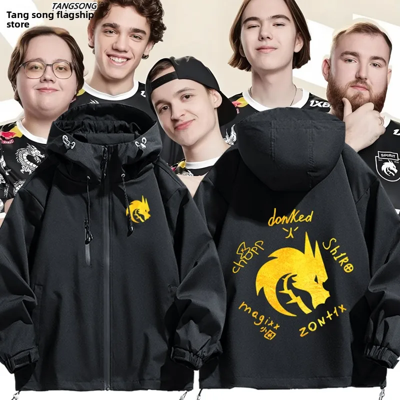 TSpirit TS een Dragon Signature Jaet Coat Winning Memorial CSGO Upper Apparel Loose Fit Zipper kets Anti-Wind
TSpirit TS een Dragon Signature Jaet Coat Winning Memorial CSGO Upper Apparel Loose Fit Zipper kets Anti-Wind