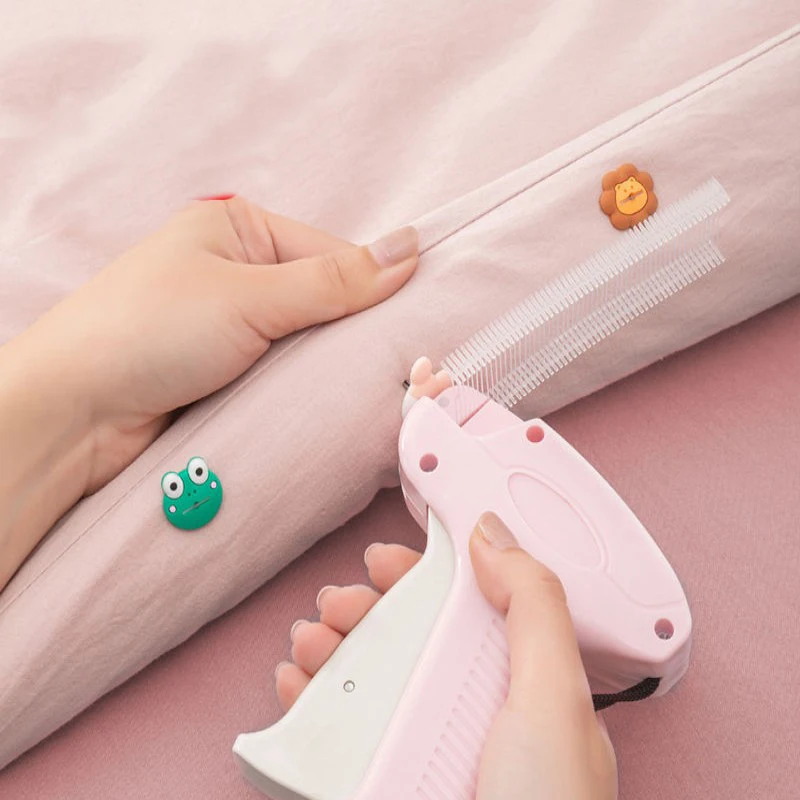 Fine Needle Gun Quilt Holder For Clothing Micro Label Gun Mini Sewing Quilting Machine Fast Needle Gun Sewing Machine
Fine Needle Gun Quilt Holder For Clothing Micro Label Gun Mini Sewing Quilting Machine Fast Needle Gun Sewing Machine