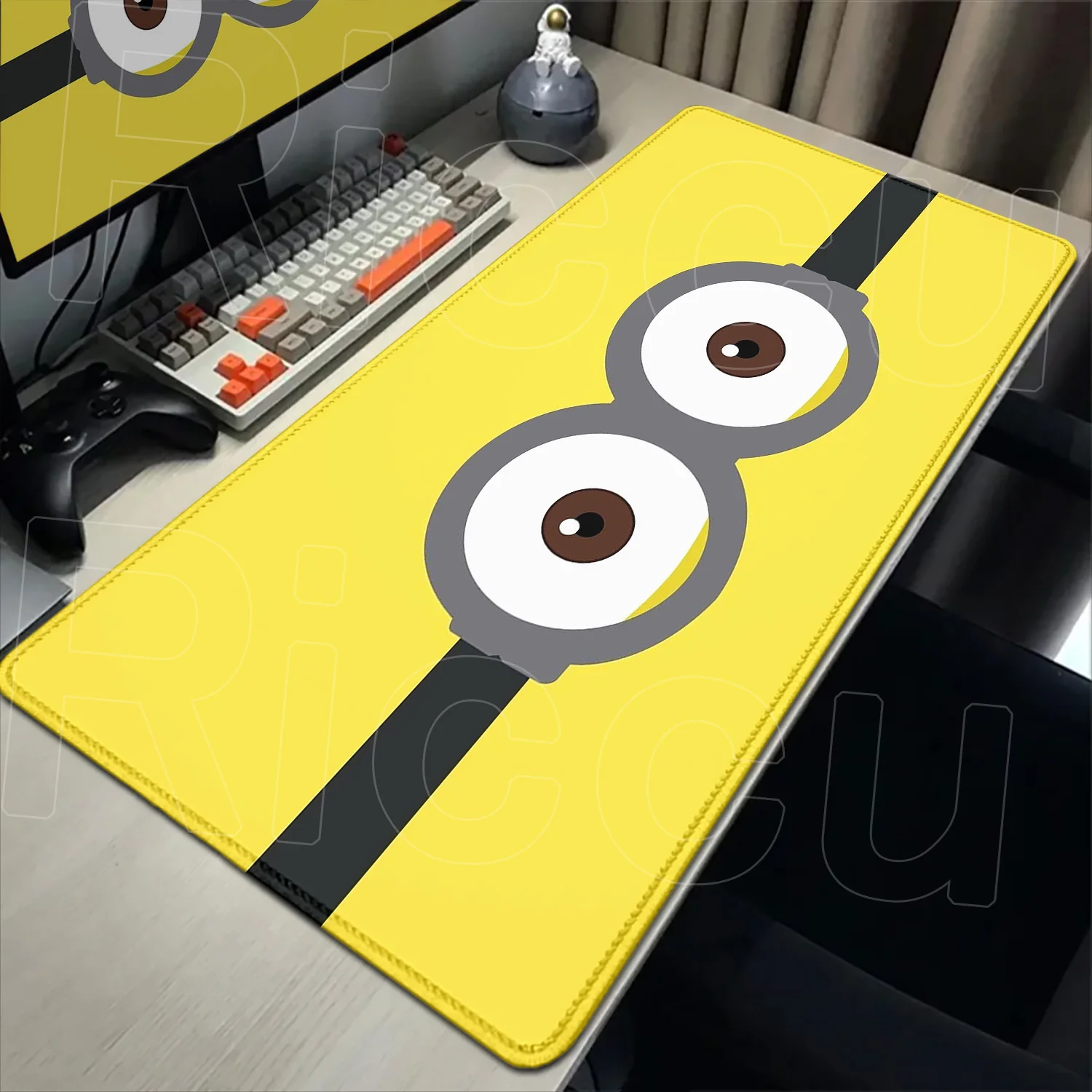 Большой милый забавный мультяшный коврик для мыши M-Minions, аниме, настольный коврик, кавайные игровые аксессуары, нескользящий коврик для клавиатуры, коврик для мыши для ПК, компьютера
Большой милый забавный мультяшный коврик для мыши M-Minions, аниме, настольный коврик, кавайные игровые аксессуары, нескользящий коврик для клавиатуры, коврик для мыши для ПК, компьютера