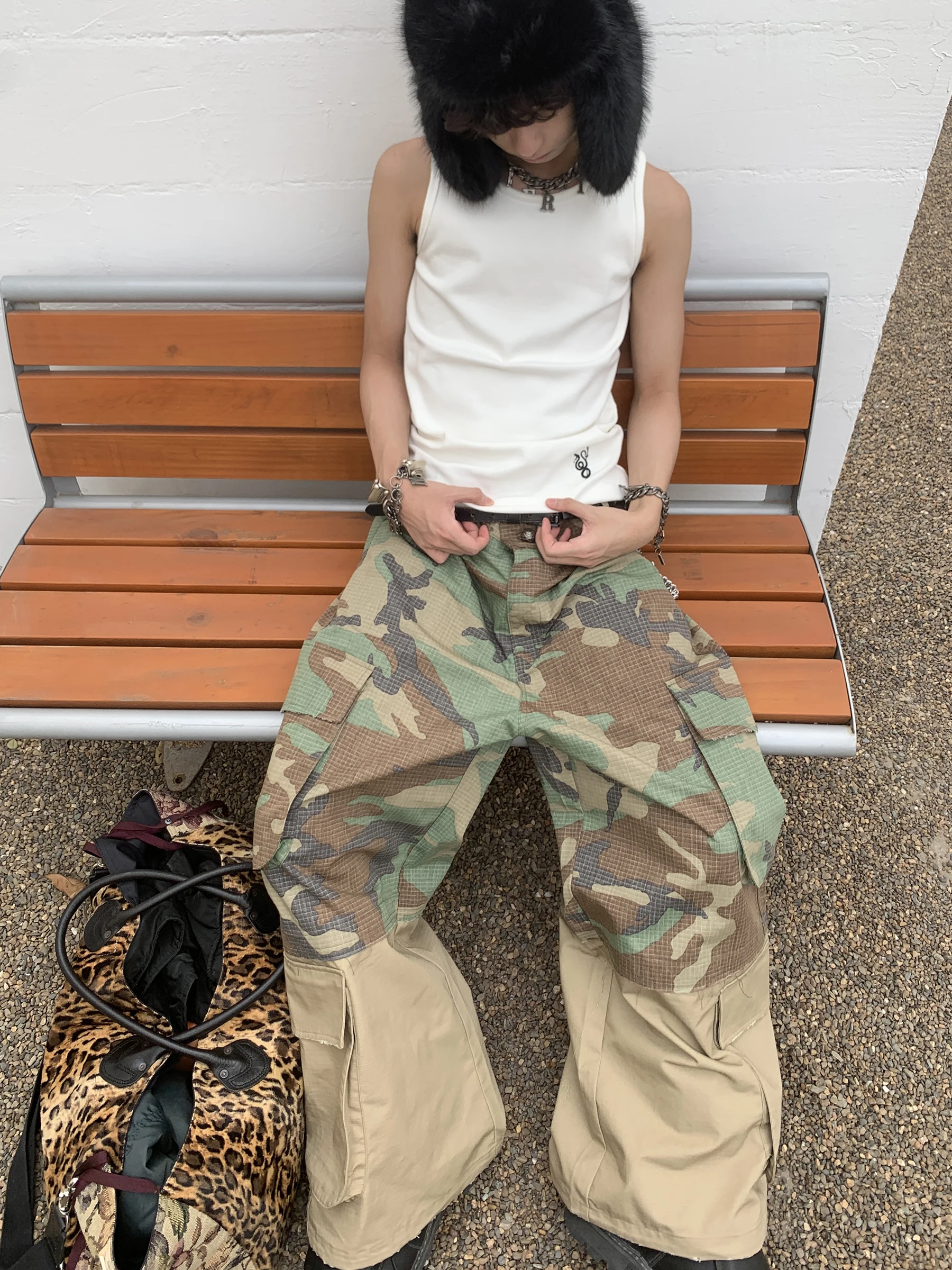 POH 24SS Casual Camouflage Wide Leg Pants Straight Cut Multi ket Long Trousers Distred Splicing Faionable Youth Summer
POH 24SS Casual Camouflage Wide Leg Pants Straight Cut Multi ket Long Trousers Distred Splicing Faionable Youth Summer