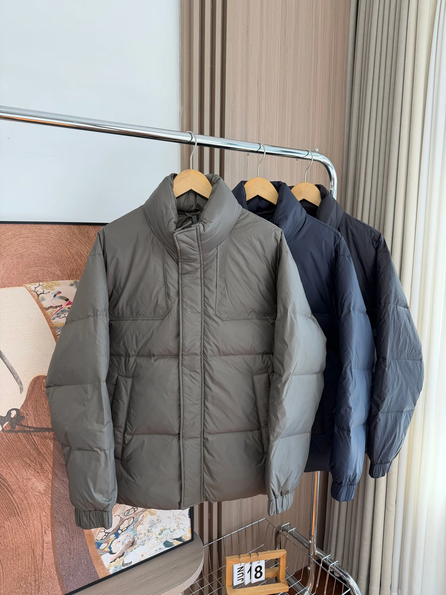 Exquisite Quality Lightweight Warm Men's Winter Fashionable Casual Loose down Jacket Stand Collar Coat Urban Style Long Sleeve
Exquisite Quality Lightweight Warm Men's Winter Fashionable Casual Loose down Jacket Stand Collar Coat Urban Style Long Sleeve