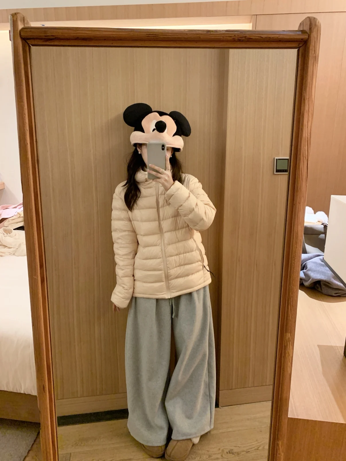 Легкое женское стеганое пальто с капюшоном из пуха и пера, приталенного силуэта, с дизайном «бисквит», белое, теплая верхняя одежда
Легкое женское стеганое пальто с капюшоном из пуха и пера, приталенного силуэта, с дизайном «бисквит», белое, теплая верхняя одежда