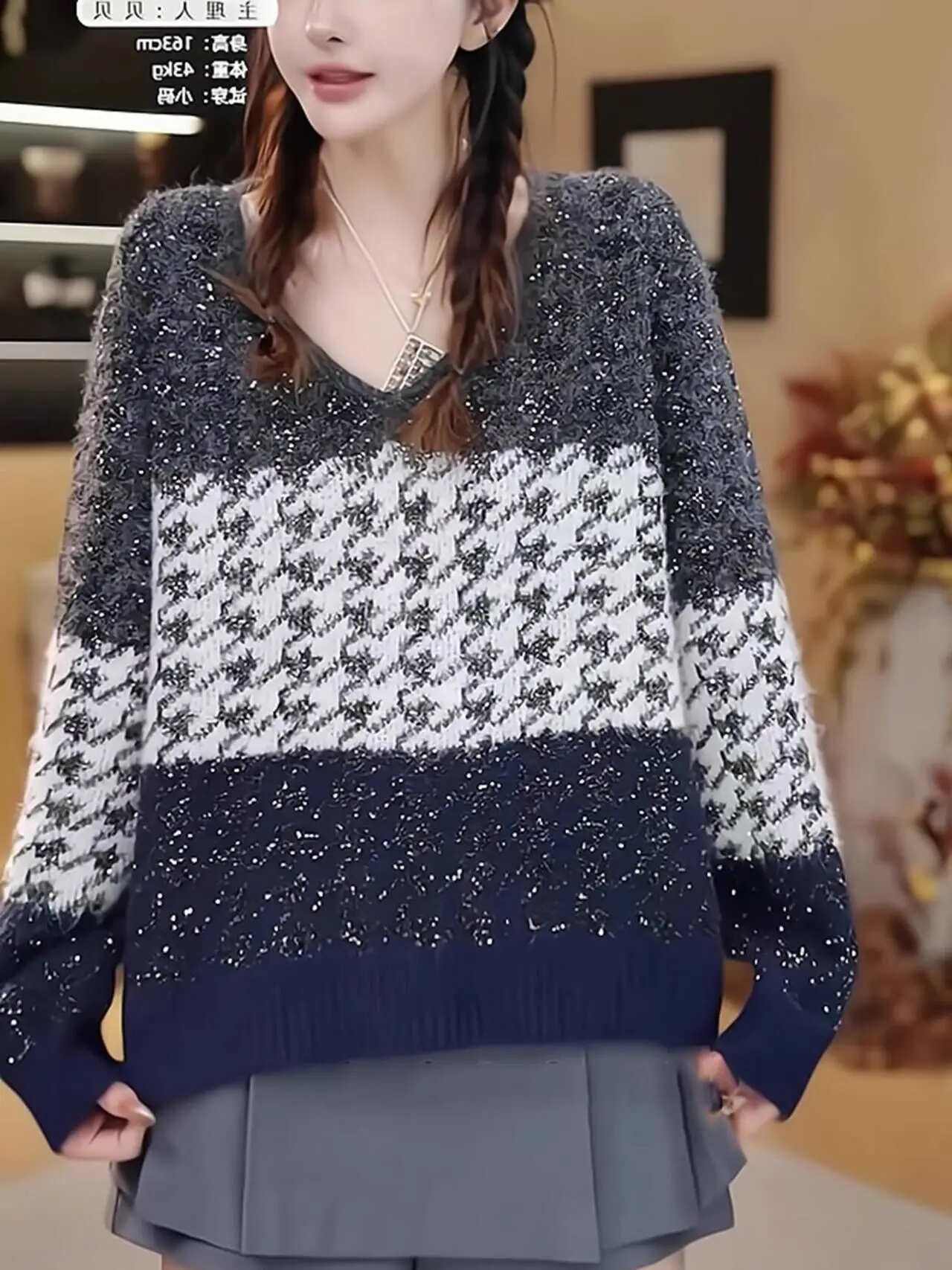 2025 Loose Cashmere Knitted Pullovers Cashmere V Neck Fashion Women Sequin Jumper Ladies Tops Oversized Patchwork Sweaters C81
2025 Loose Cashmere Knitted Pullovers Cashmere V Neck Fashion Women Sequin Jumper Ladies Tops Oversized Patchwork Sweaters C81