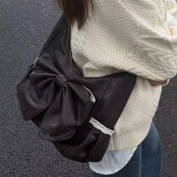 Y2k Large Capacity Tote Bag Shoulder Bags Wallet Storage Bag Japanese Fashion Cute PU Leather Large Bow Rivet Woman Bags
Y2k Large Capacity Tote Bag Shoulder Bags Wallet Storage Bag Japanese Fashion Cute PU Leather Large Bow Rivet Woman Bags