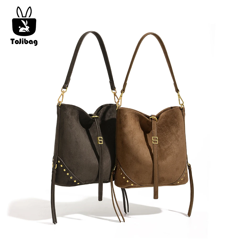 Faux Suede Bucket Bags for Women Luxury Designer Handbag And Purse 2025 New In Vintage Rivet Tassel Decorate Shoulder Crossbody
Faux Suede Bucket Bags for Women Luxury Designer Handbag And Purse 2025 New In Vintage Rivet Tassel Decorate Shoulder Crossbody