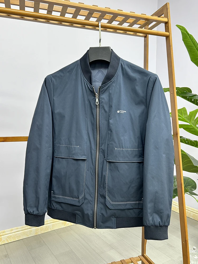 Двусторонняя мужская куртка: модная повседневная модель из полиэстера для весны и осени, приталенный крой, длинный рукав, воротник-бомбер
Двусторонняя мужская куртка: модная повседневная модель из полиэстера для весны и осени, приталенный крой, длинный рукав, воротник-бомбер