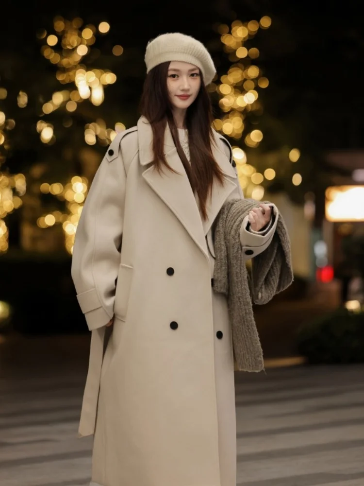 Мужское шерстяное пальто средней длины Ele: осенне-зимняя корейская верхняя одежда для пар, британский офисный стиль, ветровка
Мужское шерстяное пальто средней длины Ele: осенне-зимняя корейская верхняя одежда для пар, британский офисный стиль, ветровка