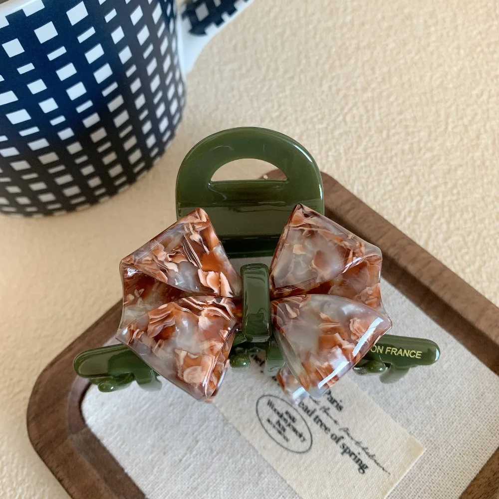 Personalized Jelly Retro Bow Acetate Hair Claw Hair Clip Headwear Solid Color Shark Clip Hairpin Geometry Shark Clip Streetwear
Personalized Jelly Retro Bow Acetate Hair Claw Hair Clip Headwear Solid Color Shark Clip Hairpin Geometry Shark Clip Streetwear